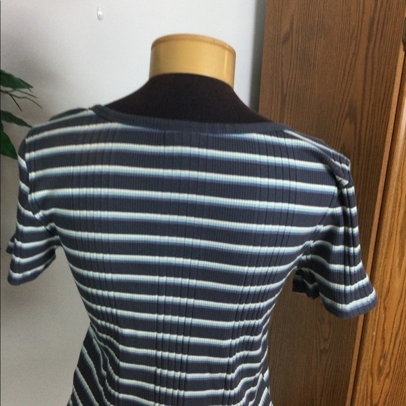 SO XL snap through short sleeve scoopneck ribbed tee Color is navy strip… - Picture 3 of 11
